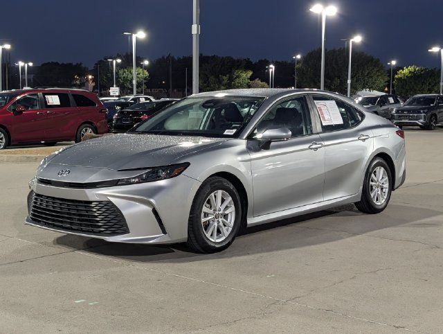 Used 2025 Toyota Camry LE FWD image 10
