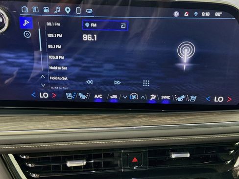 Used 2025 Chevrolet Suburban Premier AWD/4WD image 17