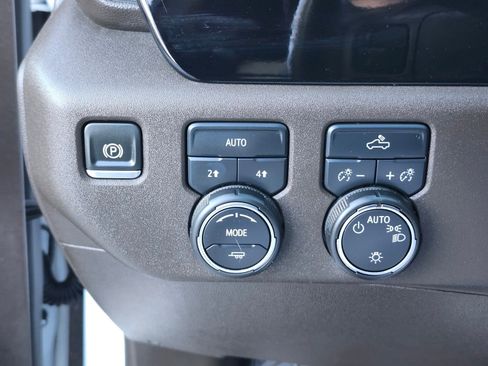 Used 2025 Chevrolet Silverado 1500 LT image 24