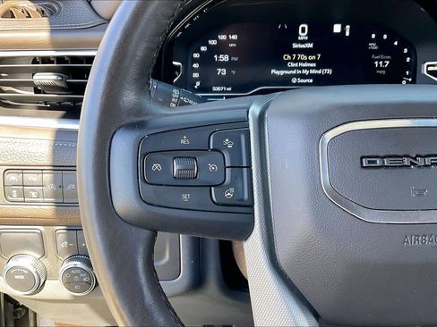 Used 2022 GMC Yukon XL Denali image 22