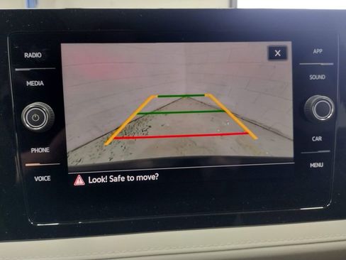 New 2026 Volkswagen Taos SE image 8