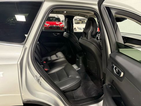 Used 2018 Volvo XC60 T8 Inscription w/ Luxury Seat Package image 58