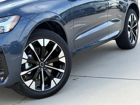 New 2026 Volvo XC60 B5 Plus w/ Protection Package Premier AWD/4WD image 6
