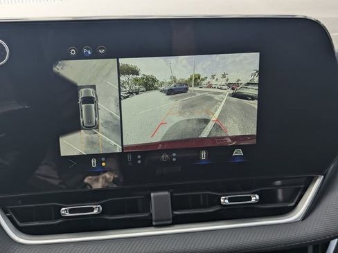 New 2025 Chevrolet Equinox LT w/ Safety and Technology Package AWD/4WD image 16