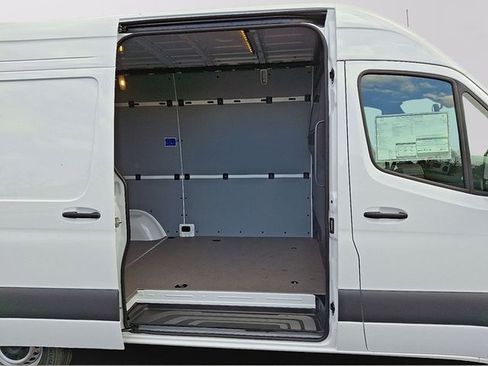 Used 2026 Mercedes-Benz Sprinter 2500 image 7
