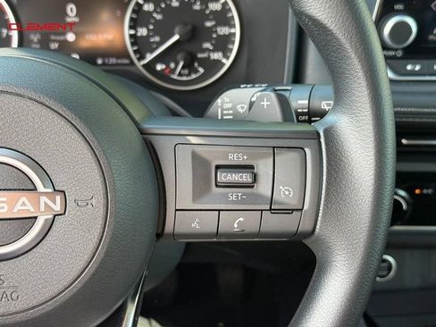 Used 2023 Nissan Rogue S AWD/4WD image 26