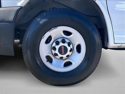 Used 2020 GMC Savana 2500 Extended w/ Enhanced Convenience Package image 10