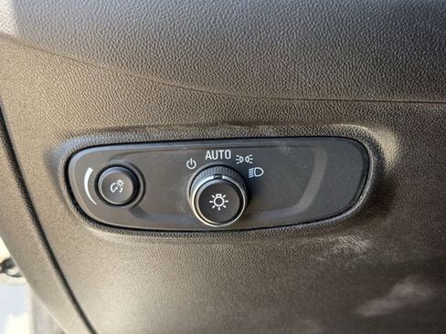 Used 2021 Chevrolet Equinox LT FWD image 21