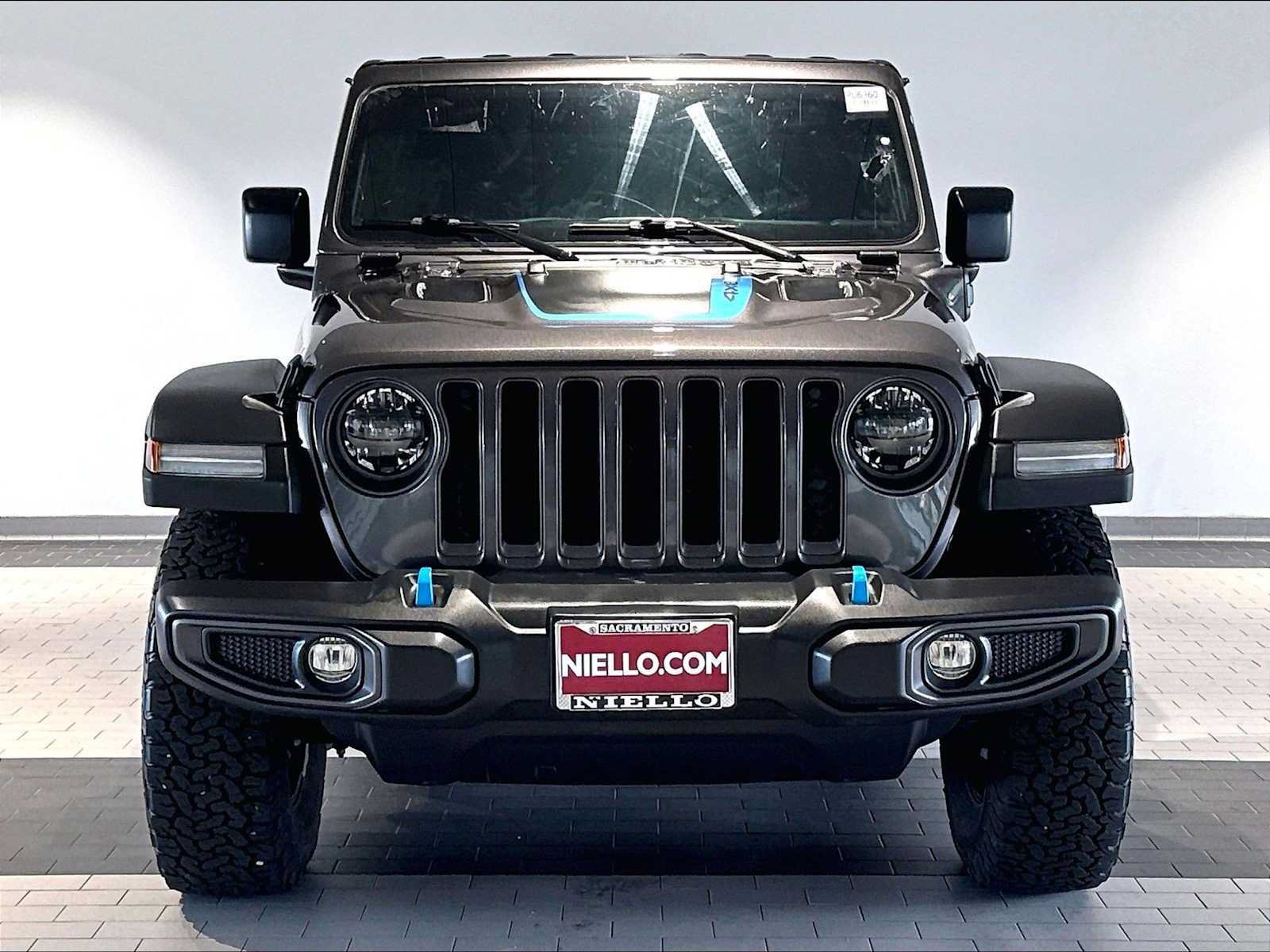 Used 2023 Jeep Wrangler Unlimited Rubicon 4xe w/ Cold Weather Group AWD/4WD image 13