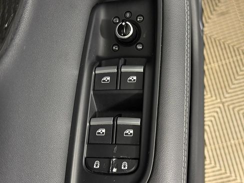 Used 2025 Audi Q7 3.0T Premium Plus AWD/4WD image 41