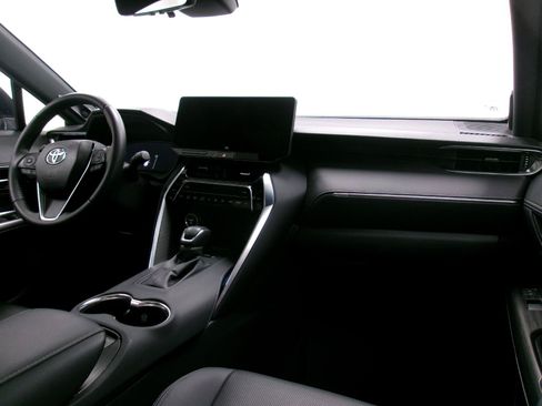Used 2024 Toyota Venza Limited AWD/4WD image 3
