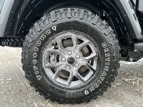 Used 2024 Jeep Gladiator Sport image 41