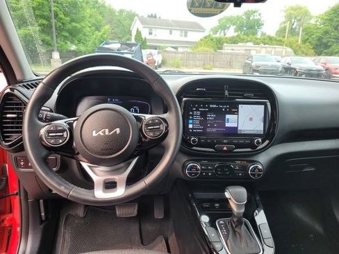 Certified 2024 Kia Soul EX FWD image 11