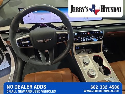 Used 2025 Genesis GV80 2.5T Prestige AWD/4WD image 12