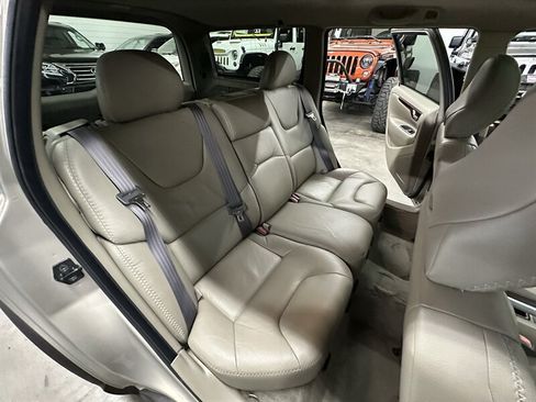 Used 2002 Volvo V70 Cross Country AWD/4WD image 33