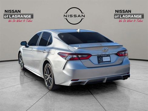 Used 2023 Toyota Camry SE image 7