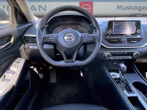 Used 2023 Nissan Altima 2.5 S FWD image 8