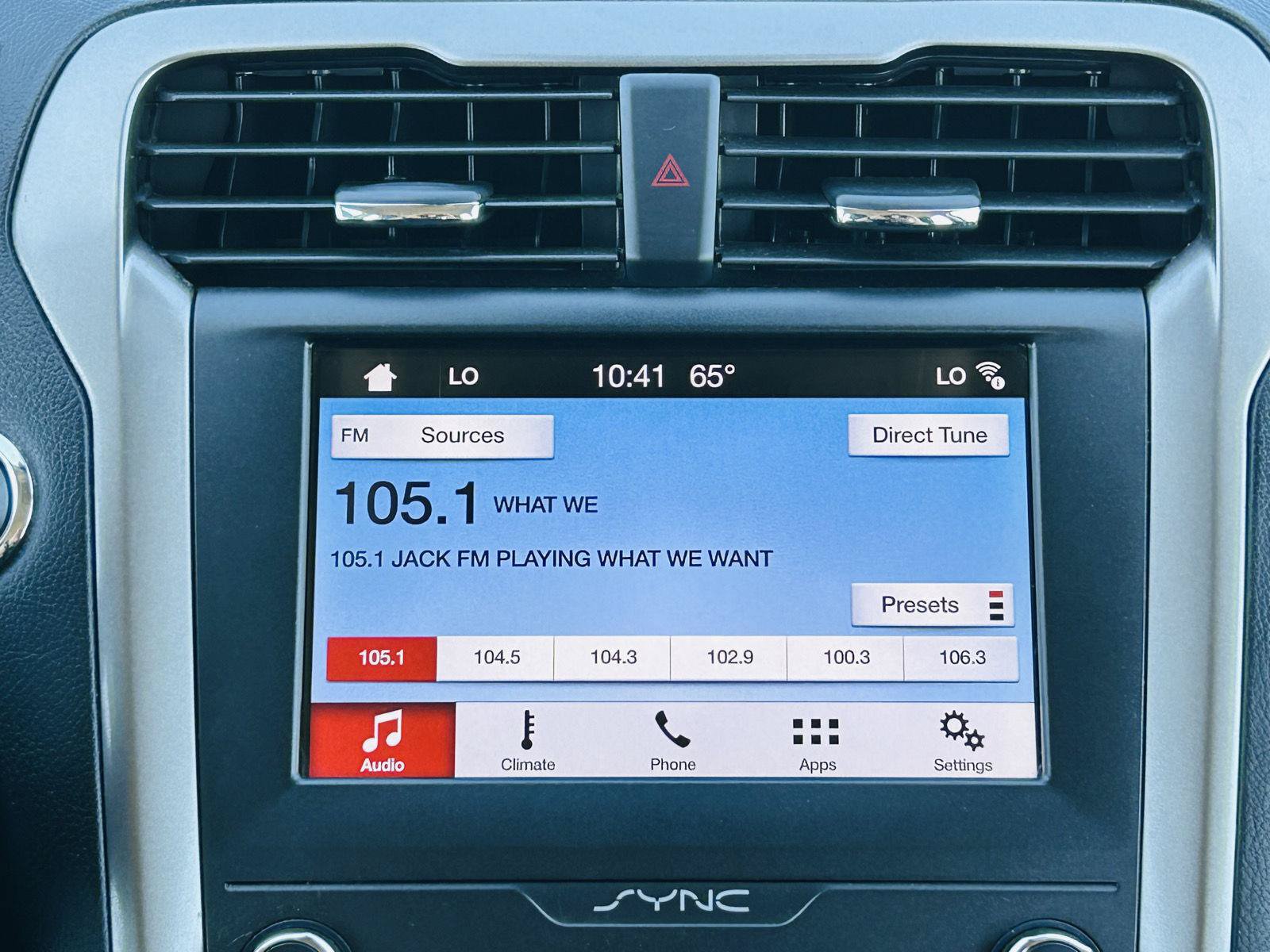 Used 2019 Ford Fusion SE FWD image 17