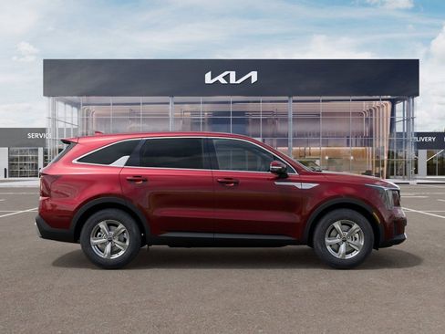 Certified 2025 Kia Sorento LX image 3
