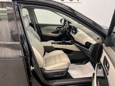 Used 2023 Nissan Rogue SL w/ SL Premium Package image 14