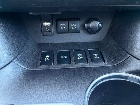 Used 2018 Toyota Highlander Limited AWD/4WD image 33