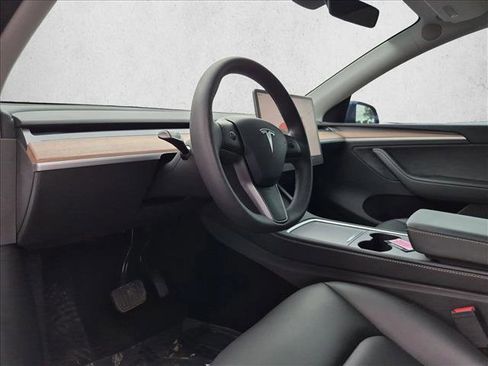 Used 2024 Tesla Model Y Long Range AWD/4WD image 10