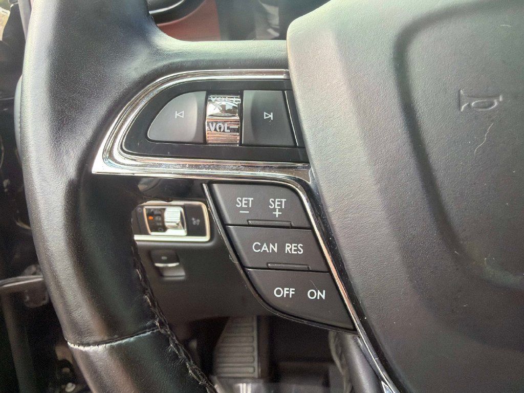 Used 2023 Lincoln Nautilus Reserve AWD/4WD image 30