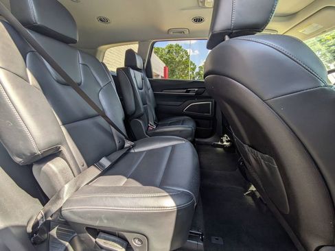 Used 2025 Kia Telluride S FWD image 29