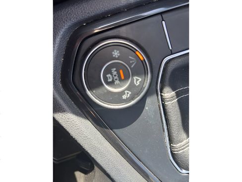 Used 2022 Volkswagen Tiguan SE R-Line image 26