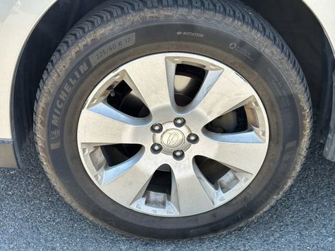 Used 2011 Subaru Outback 2.5i Premium w/ Popular Equipment Group 3B AWD/4WD image 16
