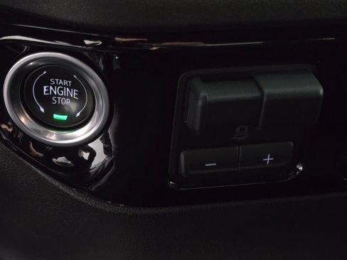 Used 2025 GMC Sierra 1500 SLT RWD image 23