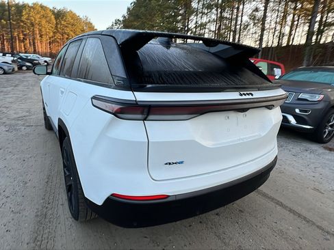 Used 2024 Jeep Wagoneer Launch Edition image 10