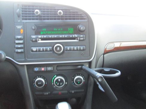 Used 2008 Saab 9-3 2.0T w/ Moonroof Package FWD image 7