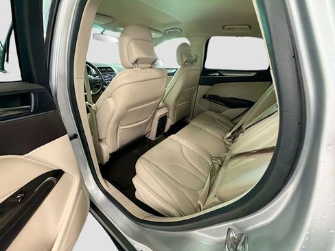 Used 2019 Lincoln MKC Premiere image 23