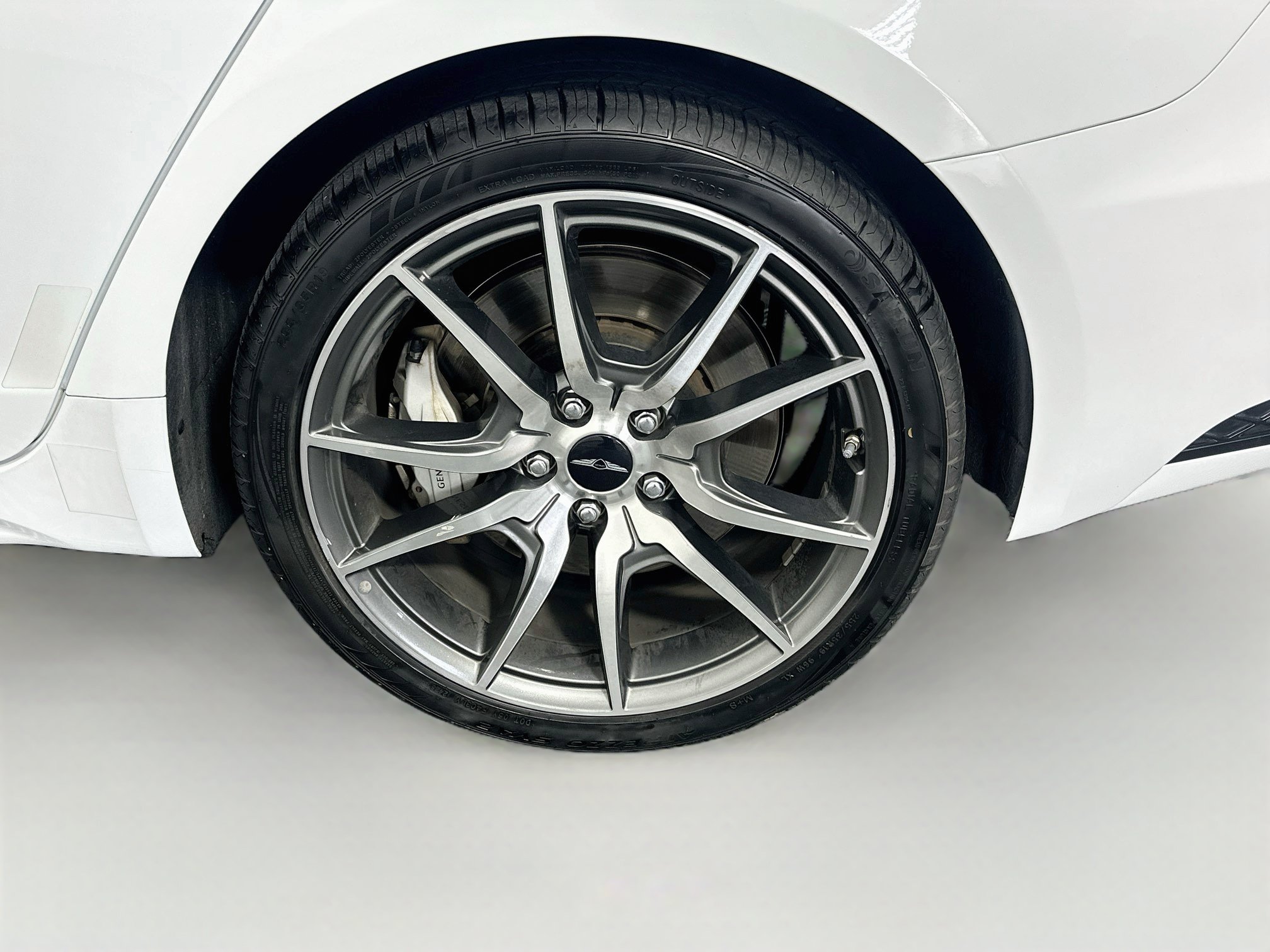 Used 2025 Genesis G70 2.5T RWD image 11