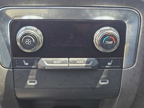 Used 2022 GMC Yukon Denali AWD/4WD image 15