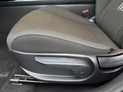 Used 2023 Hyundai Elantra SEL w/ Convenience Package FWD image 16