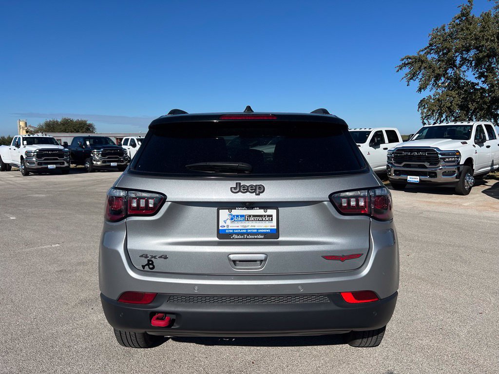 Used 2023 Jeep Compass Trailhawk AWD/4WD image 4