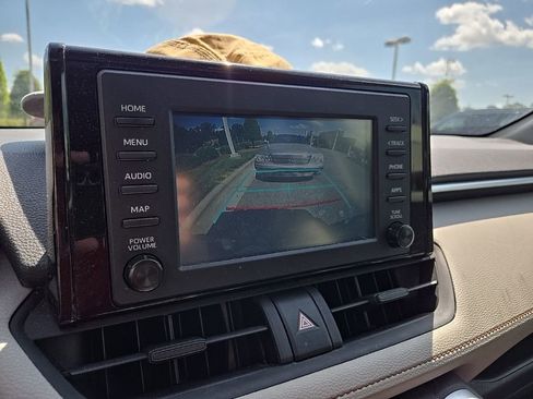 Used 2019 Toyota RAV4 XLE w/ Convenience Package image 11