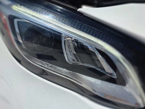 Used 2019 Mercedes-Benz GLA 250 w/ Convenience Package image 30
