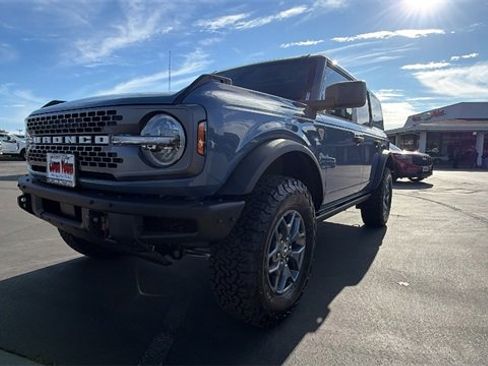 New 2025 Ford Bronco Badlands image 9