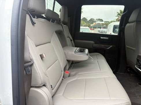 Used 2020 Chevrolet Silverado 2500 LTZ w/ LTZ Premium Package image 18