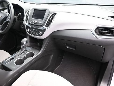 Used 2022 Chevrolet Equinox LS FWD image 33