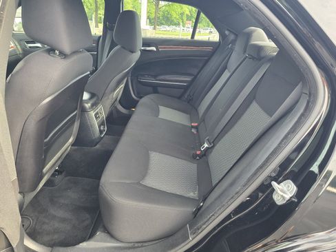 Used 2012 Chrysler 300 RWD image 8