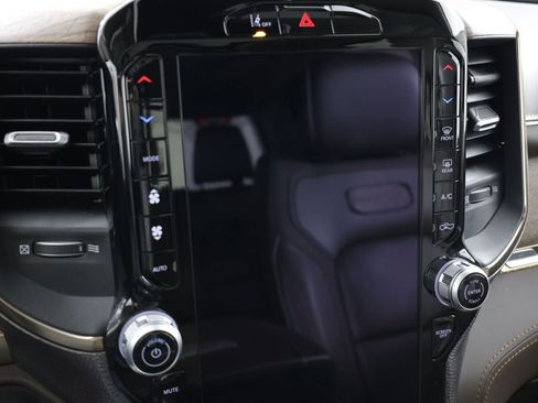 Used 2025 RAM 1500 Limited AWD/4WD image 31