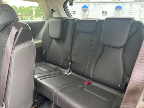 Used 2026 Kia Carnival FWD image 30