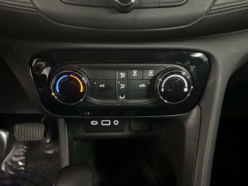 Certified 2023 Buick Encore GX Preferred FWD image 17