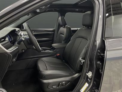 New 2025 Jeep Grand Cherokee L Limited w/ Luxury Tech Group II