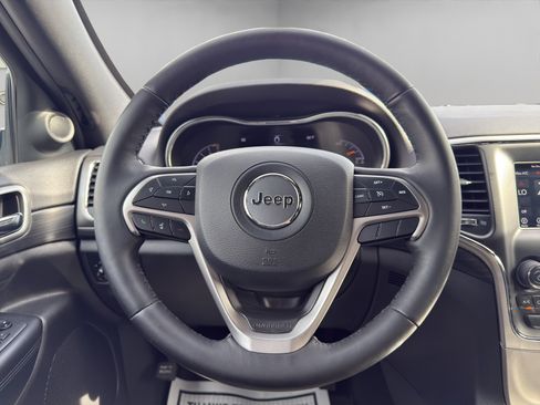 Used 2019 Jeep Grand Cherokee Laredo w/ Security & Convenience Group image 11