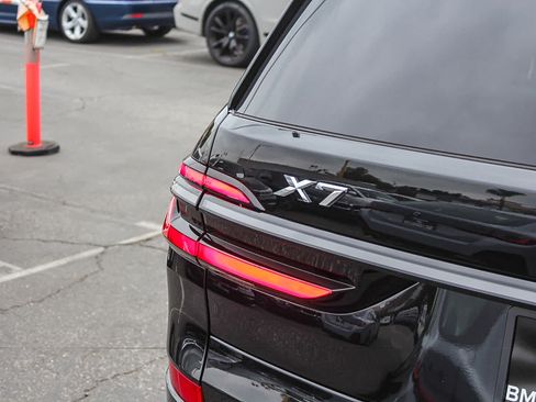 New 2027 BMW X7 xDrive40i w/ M Sport Package AWD/4WD image 7